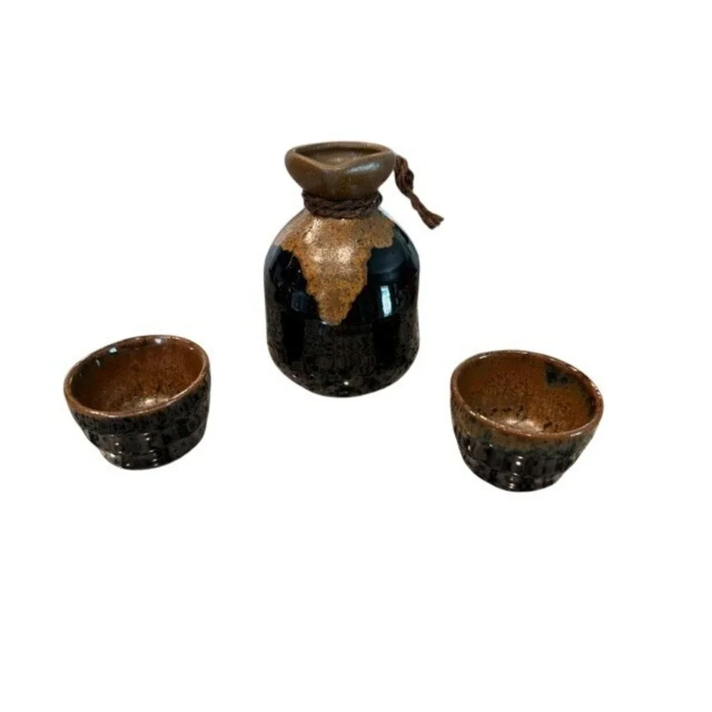 Vintage Japanese Sake Set Geisha Tokkuri Flask 2 Ochoko Cups Brown Pottery